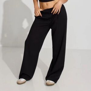 GARAGE 
Low Rise Relaxed Trousers